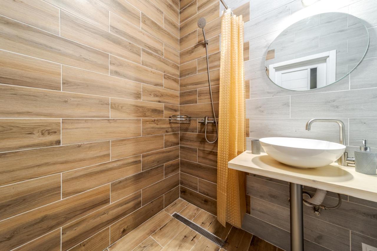 Inshiapartments On Popovycha Str Lviv Exterior photo